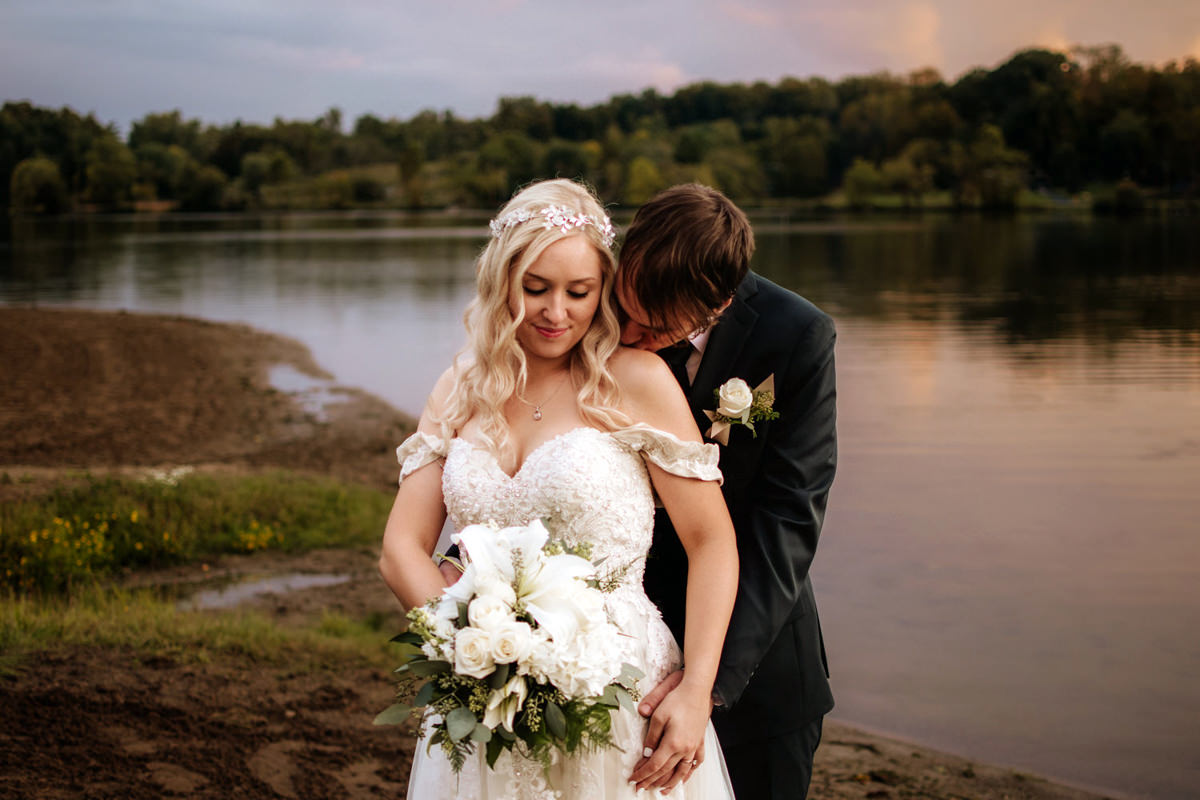 Rainy Day Elopement Wedding Ideas Tips Hocking Hills Ohio Midwest Elizabeth Nihiser Photography