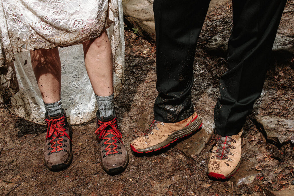 Rainy Day Elopement Wedding Ideas Tips Hocking Hills Ohio Midwest Elizabeth Nihiser Photography