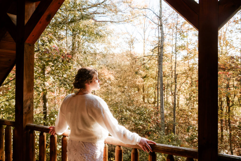 Hocking Hills cabin lodge wedding getting ready photos bride