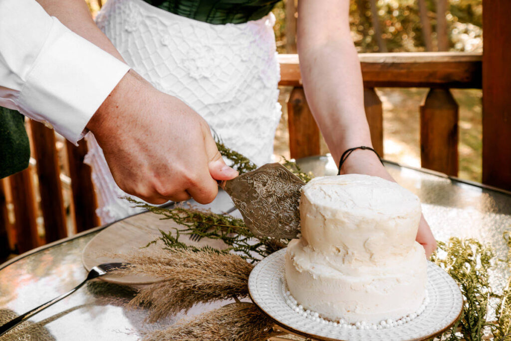 cottagecore wedding tablescape hocking hills ohio cake