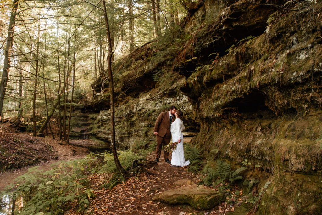 hocking hills ohio micro wedding upper falls old mans cave