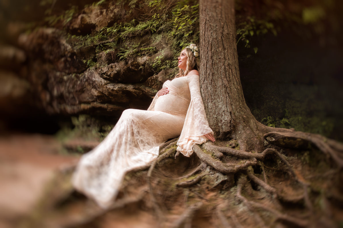 Hocking Hills Maternity Photo Elizabeth Nihiser Photography Old Man's Cave Baby Newborn gorgeous natural forest