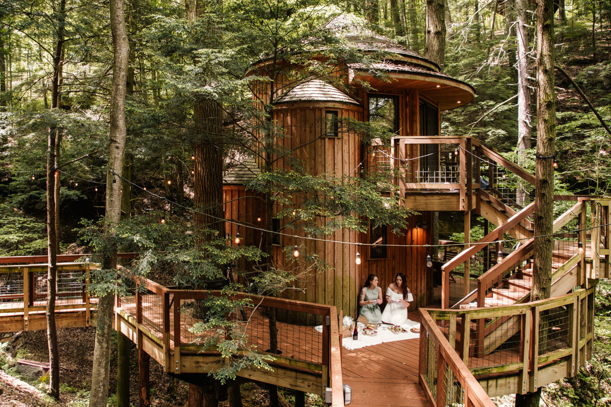 Hocking Hills Treehouse Surprise Proposal Engagement Hot Tub Boudoir