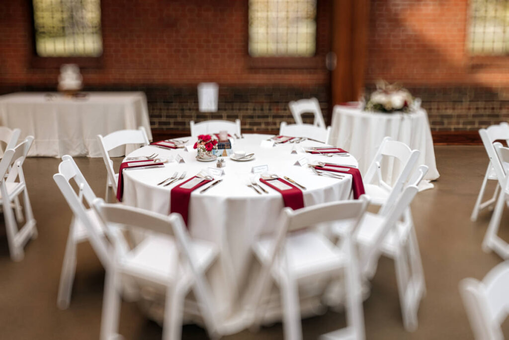 Jeffrey Mansion Dark Romantic Intimate October Fall Autumn Wedding in Columbus, Ohio Elizabeth Nihiser Photography Photographer reception