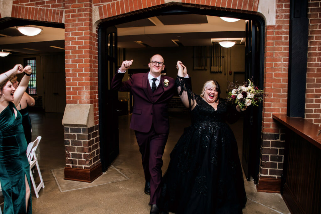 Jeffrey Mansion Dark Romantic Intimate October Fall Autumn Wedding in Columbus, Ohio Elizabeth Nihiser Photography Photographer reception