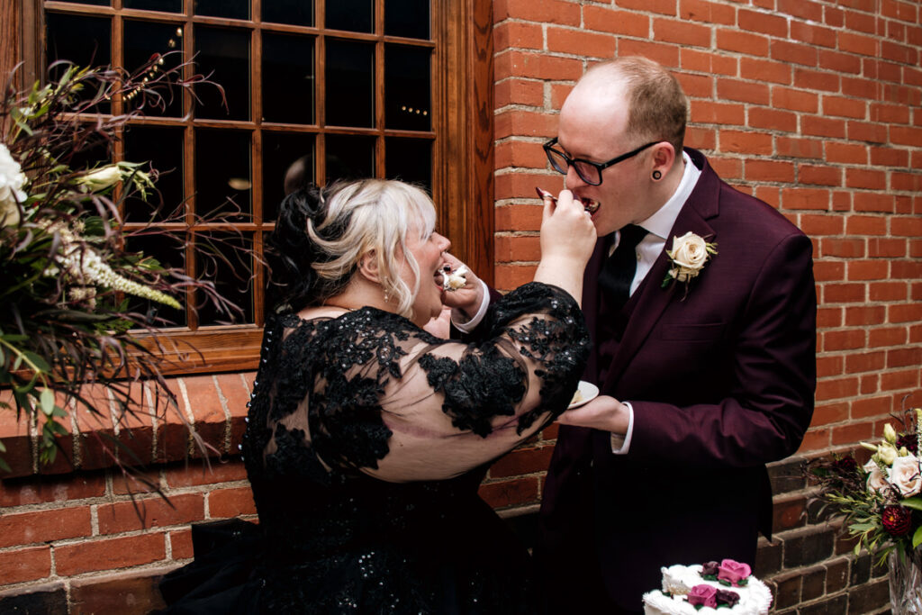 Jeffrey Mansion Dark Romantic Intimate October Fall Autumn Wedding in Columbus, Ohio Elizabeth Nihiser Photography Photographer reception