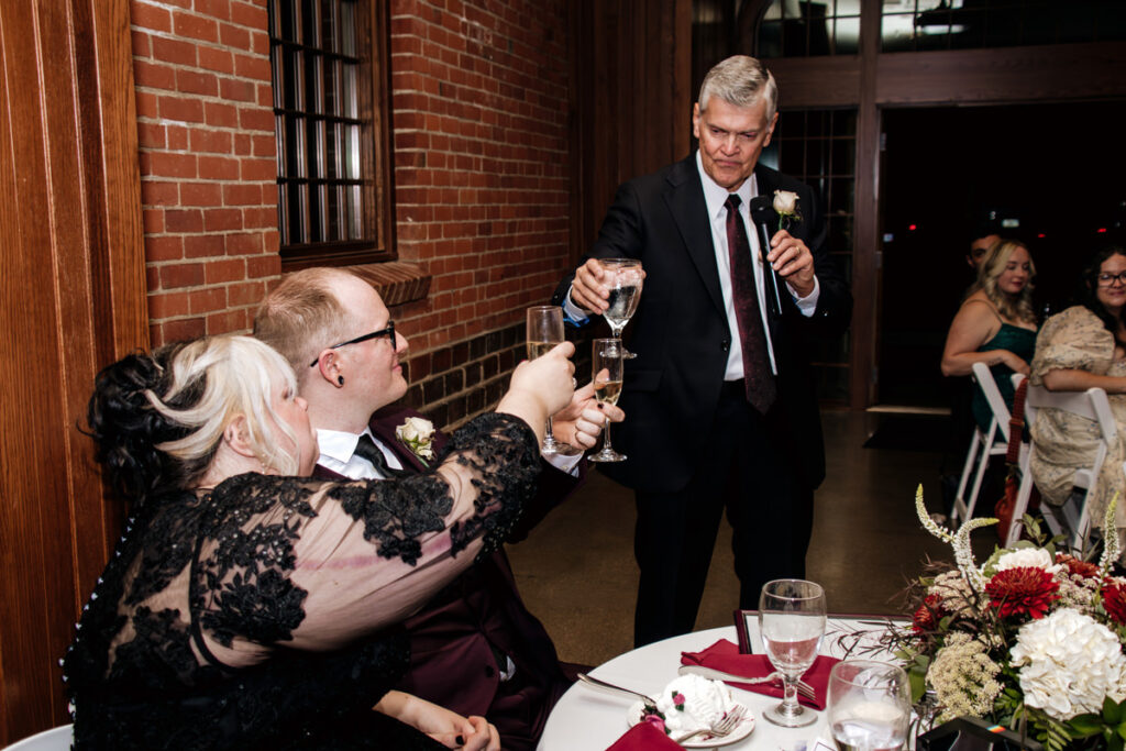 Jeffrey Mansion Dark Romantic Intimate October Fall Autumn Wedding in Columbus, Ohio Elizabeth Nihiser Photography Photographer reception