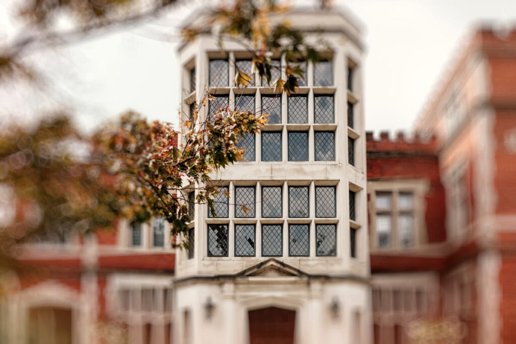 Jeffrey Mansion Dark Romantic Intimate October Fall Autumn Wedding in Columbus, Ohio Elizabeth Nihiser Photography Photographer