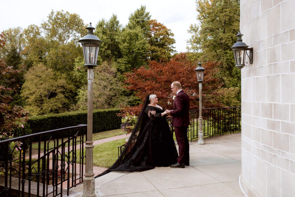 Jeffrey Mansion Dark Romantic Intimate October Fall Autumn Wedding in Columbus, Ohio Elizabeth Nihiser Photography Photographer