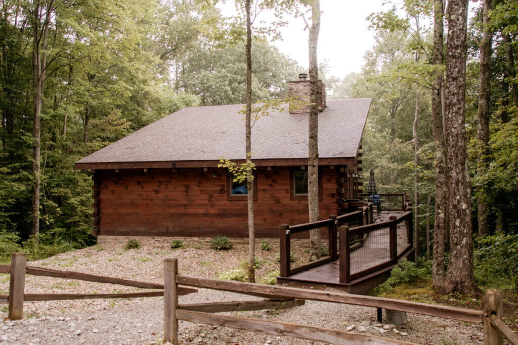 Wandering Weddings Ohio Hocking Hills Ash Cave Old Man's Cave State Park Wedding Elopement Adventurous Intimate Private Elizabeth Nihiser Photography Photographer Midwest West Virginia