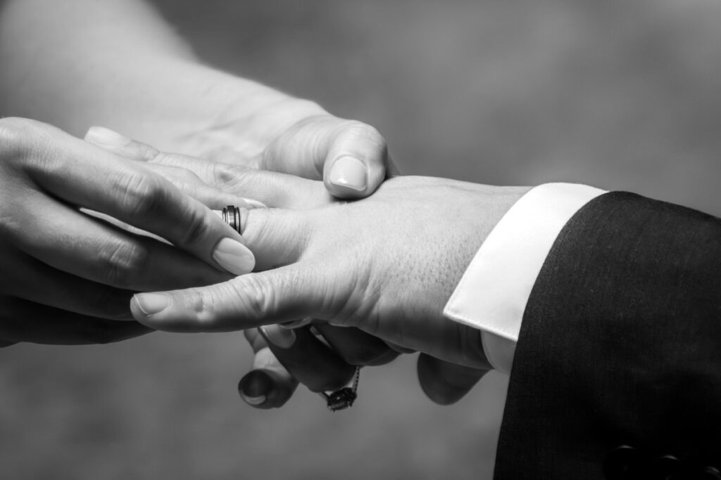 Wandering Weddings Ohio Hocking Hills Ash Cave Old Man's Cave State Park Wedding Elopement Adventurous Intimate Private Elizabeth Nihiser Photography Photographer Midwest West Virginia