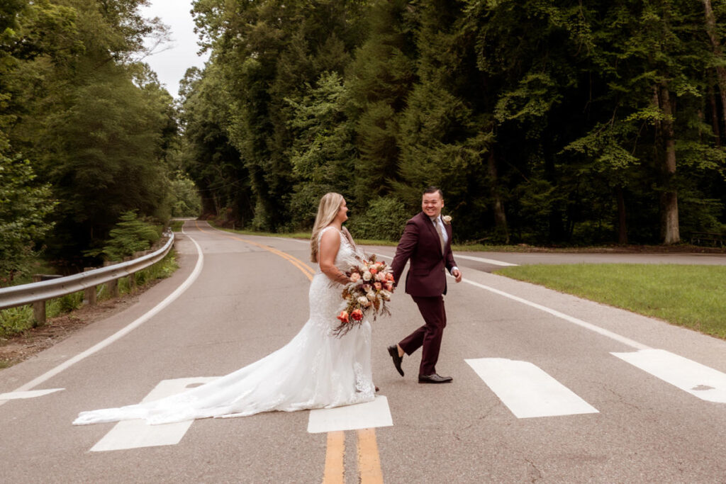 Wandering Weddings Ohio Hocking Hills Ash Cave Old Man's Cave State Park Wedding Elopement Adventurous Intimate Private Elizabeth Nihiser Photography Photographer Midwest West Virginia