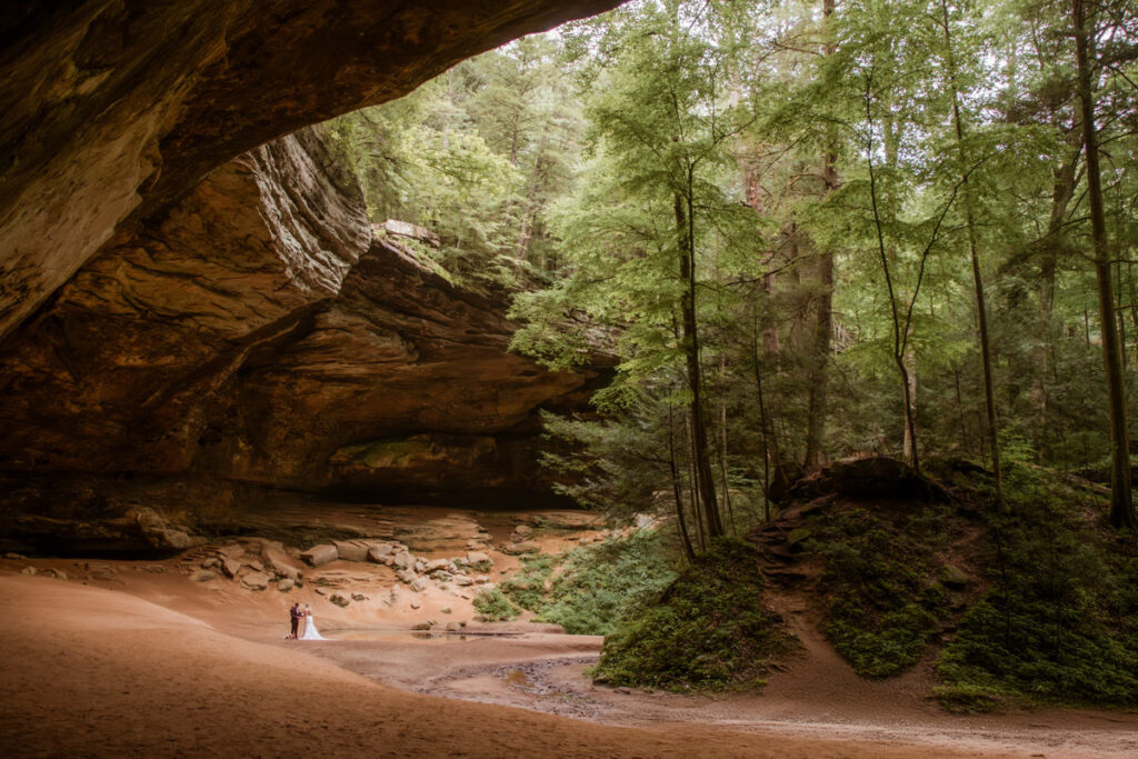 Wandering Weddings Ohio Hocking Hills Ash Cave Old Man's Cave State Park Wedding Elopement Adventurous Intimate Private Elizabeth Nihiser Photography Photographer Midwest West Virginia