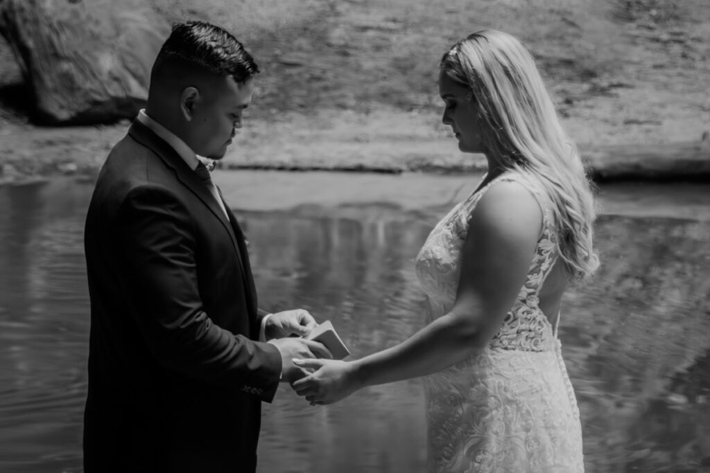 Wandering Weddings Ohio Hocking Hills Ash Cave Old Man's Cave State Park Wedding Elopement Adventurous Intimate Private Elizabeth Nihiser Photography Photographer Midwest West Virginia