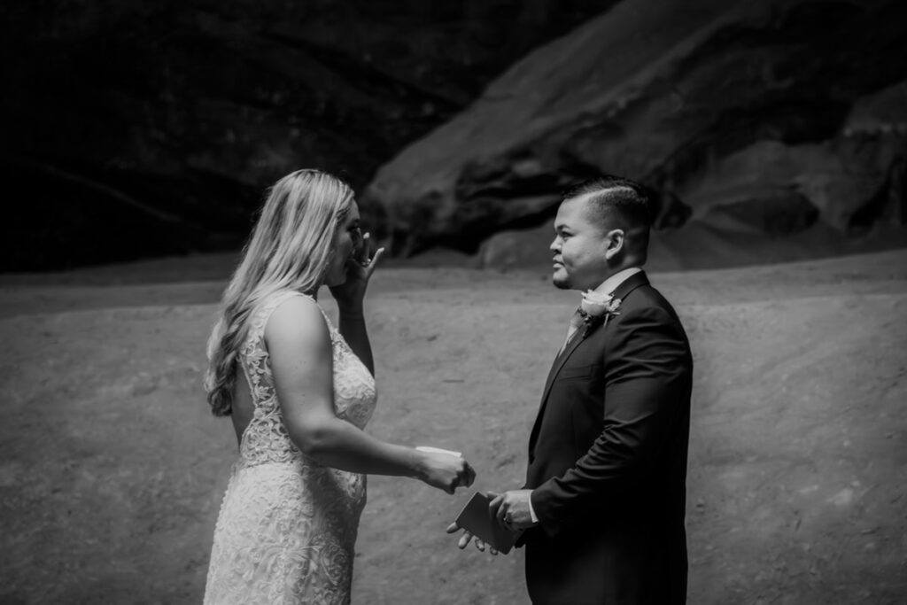 Wandering Weddings Ohio Hocking Hills Ash Cave Old Man's Cave State Park Wedding Elopement Adventurous Intimate Private Elizabeth Nihiser Photography Photographer Midwest West Virginia