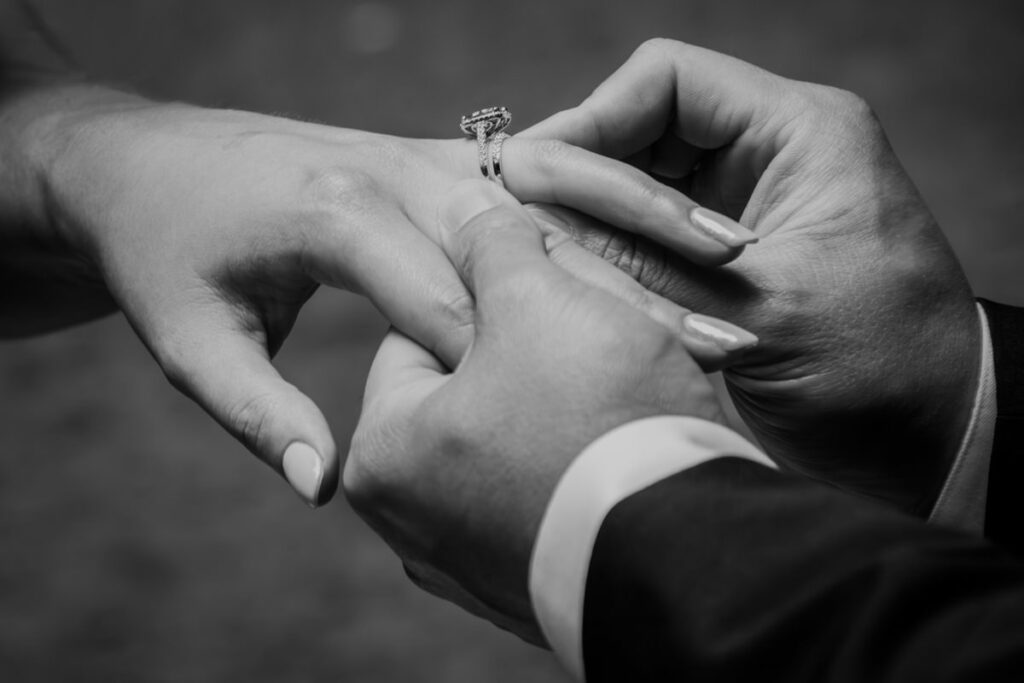 Wandering Weddings Ohio Hocking Hills Ash Cave Old Man's Cave State Park Wedding Elopement Adventurous Intimate Private Elizabeth Nihiser Photography Photographer Midwest West Virginia