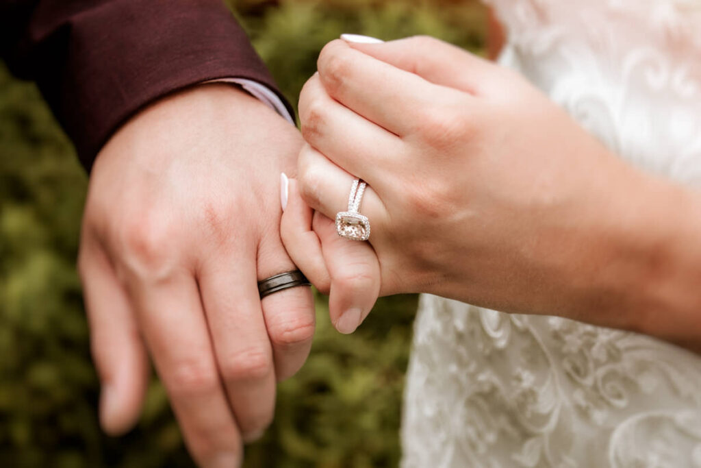 Wandering Weddings Ohio Hocking Hills Ash Cave Old Man's Cave State Park Wedding Elopement Adventurous Intimate Private Elizabeth Nihiser Photography Photographer Midwest West Virginia