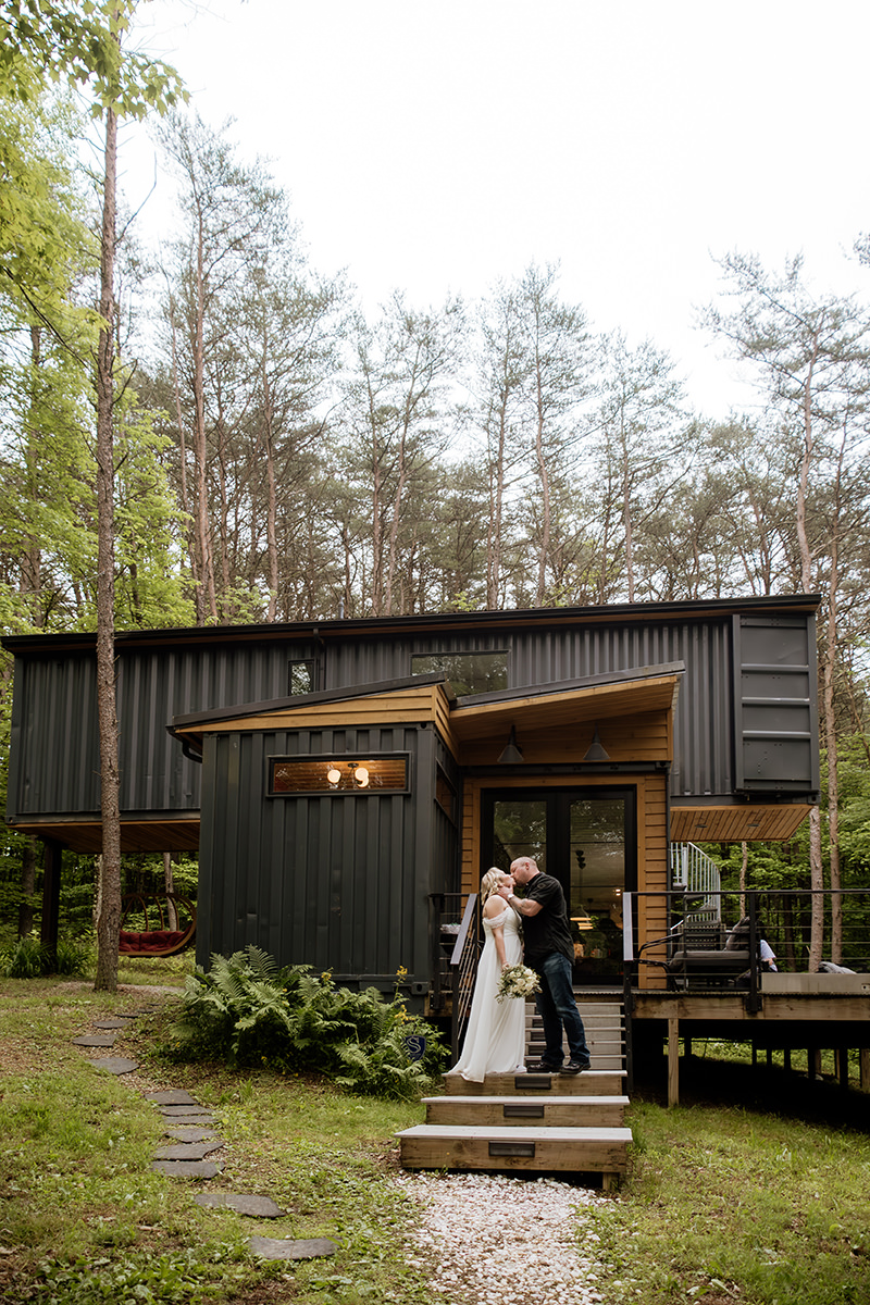 Box Hop Hocking Hills Ohio Wedding 