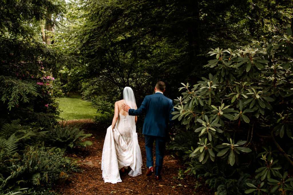 Akron Canton Ohio Intimate Wedding Photographer Bender's Tavern Stan Hywet Mansion Garden