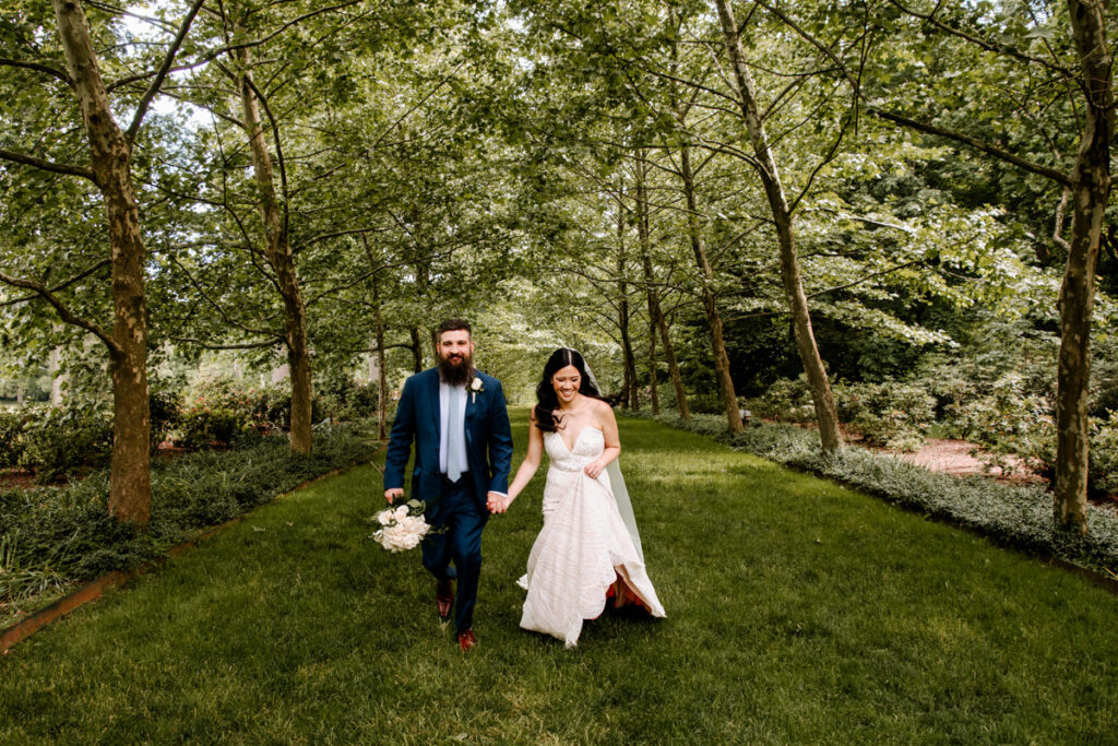 Akron Canton Ohio Intimate Wedding Photographer Bender's Tavern Stan Hywet Mansion Garden