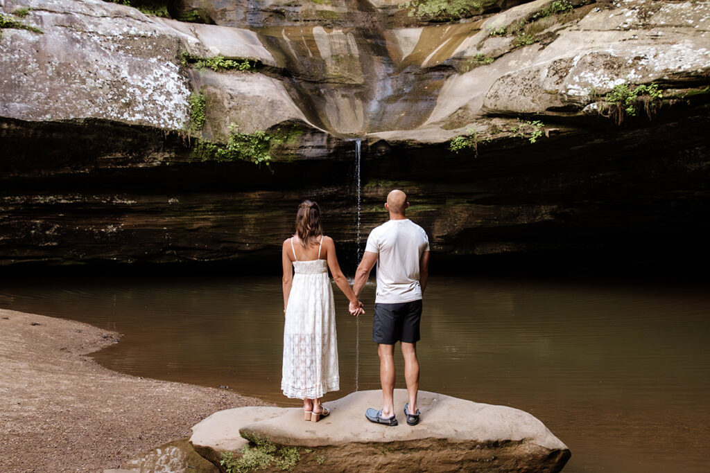 Hocking Hills Anniversary Portrait Session Ohio 1st 5th 10th 15th 20th 25th year celebration photos nature old mans cave ash cave cabin lodging cozy trees forest