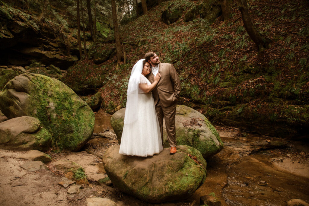 rainy ash cave Conkles Hollow hocking hills ohio wedding elopement