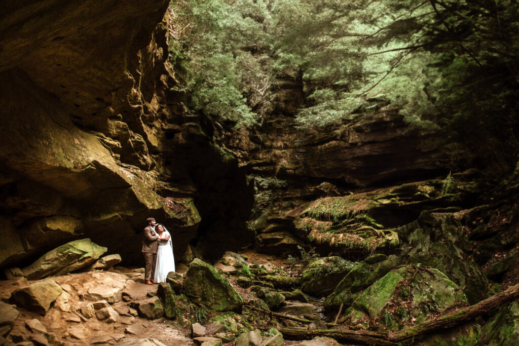 rainy ash cave Conkles Hollow hocking hills ohio wedding elopement