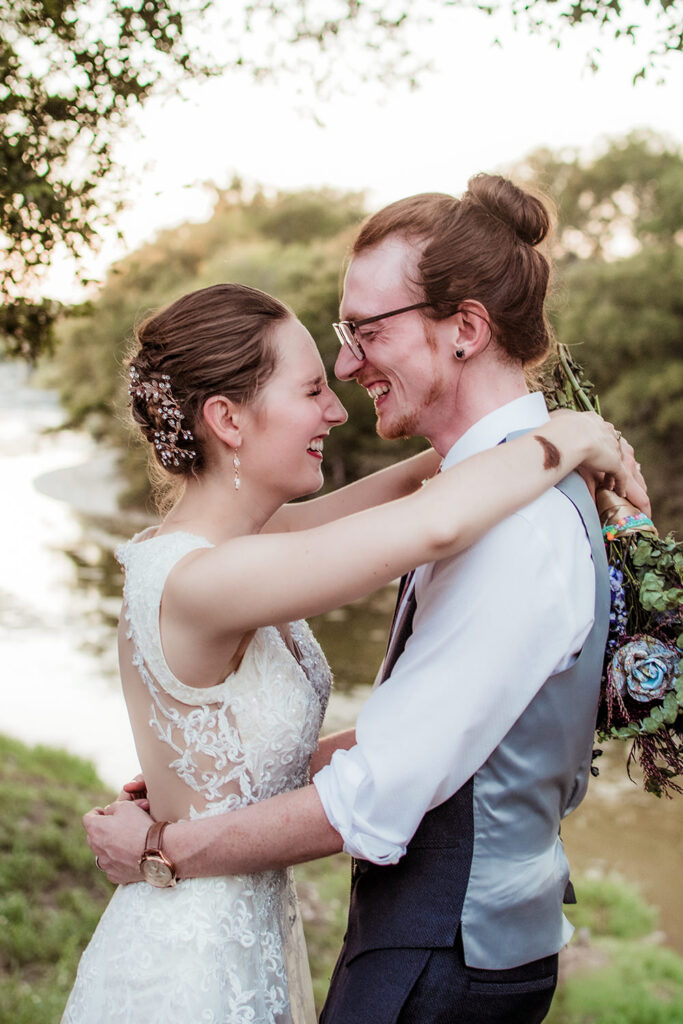 Texas Blum Stonebridge Wedding Venue Live Oak Tree Ceremony Hot Summer Ireland Irish Travel Destination Elizabeth Nihiser Wedding Photography