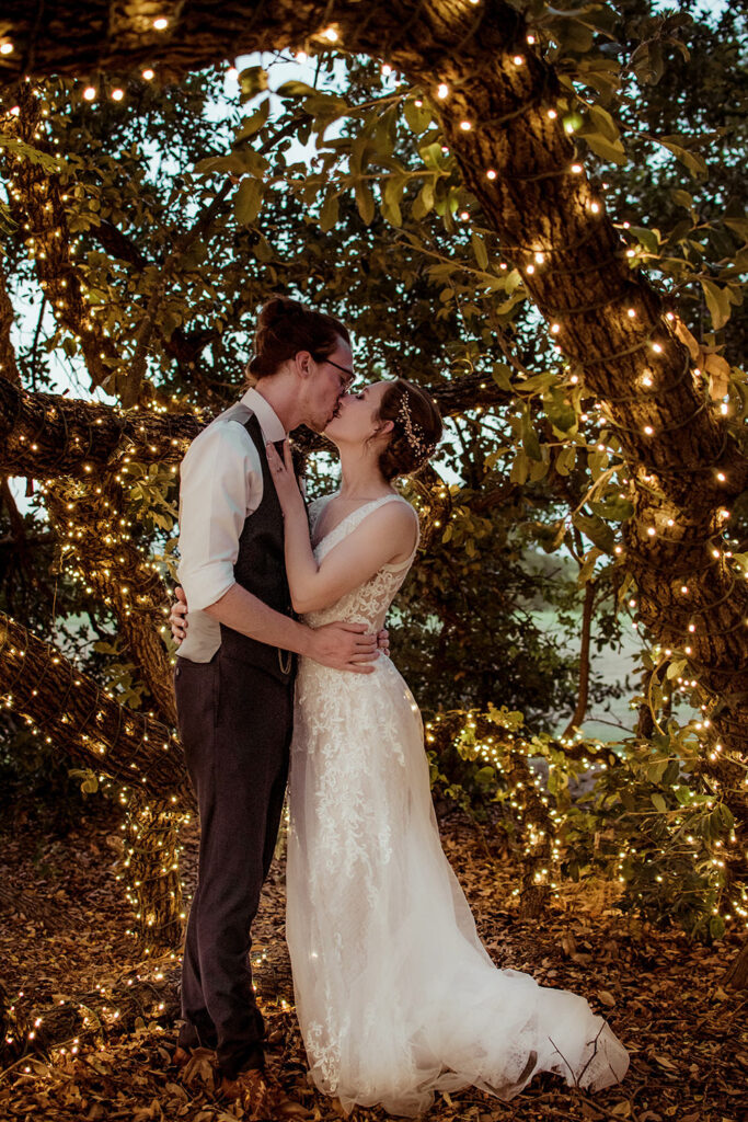 Texas Blum Stonebridge Wedding Venue Live Oak Tree Ceremony Hot Summer Ireland Irish Travel Destination Elizabeth Nihiser Wedding Photography