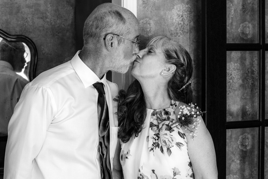 Texas Blum Stonebridge Wedding Venue Live Oak Tree Ceremony Hot Summer Ireland Irish Travel Destination Elizabeth Nihiser Wedding Photography