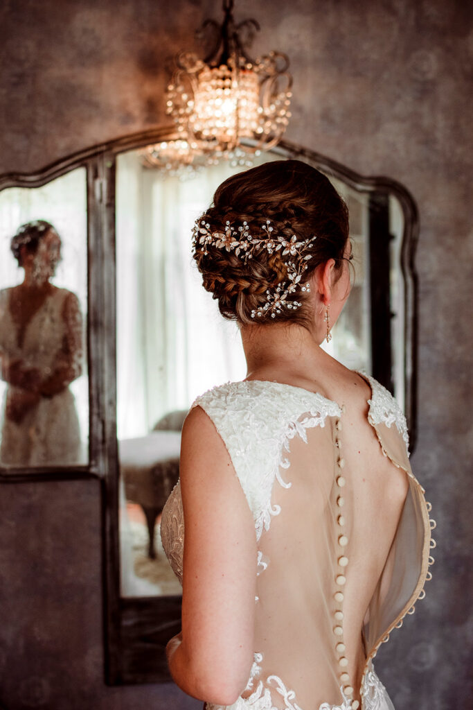 Texas Blum Stonebridge Wedding Venue Live Oak Tree Ceremony Hot Summer Ireland Irish Travel Destination Elizabeth Nihiser Wedding Photography