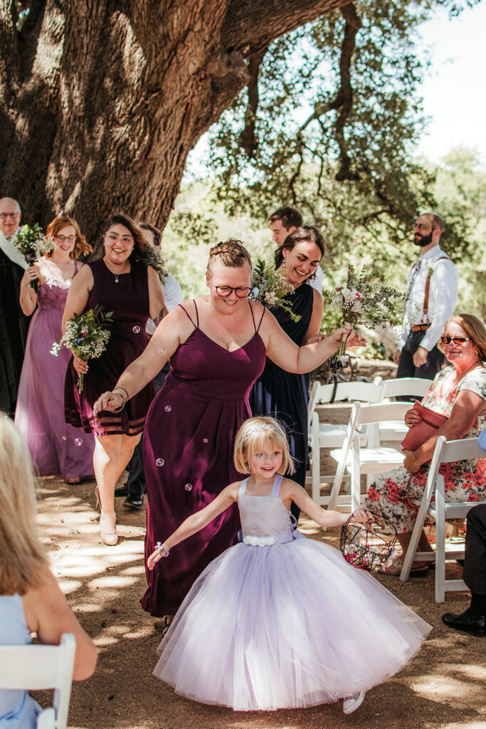Texas Blum Stonebridge Wedding Venue Live Oak Tree Ceremony Hot Summer Ireland Irish Travel Destination Elizabeth Nihiser Wedding Photography
