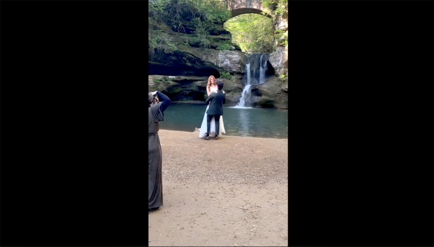 Screenshot of a Youtube video that shows the moment and the resulting photos.